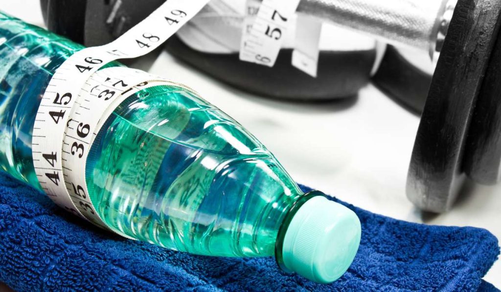 نوشیدن آب حین ورزش 1 مزایای نوشیدن آب حین ورزش